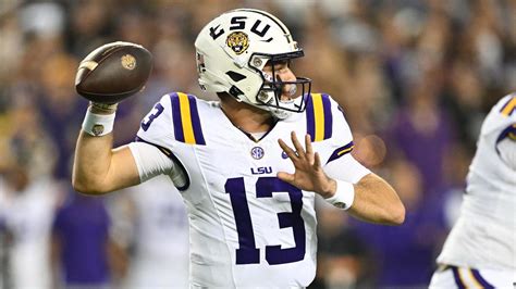 Alabama vs. LSU odds, line, bets: 2022 college football picks, Week 10.